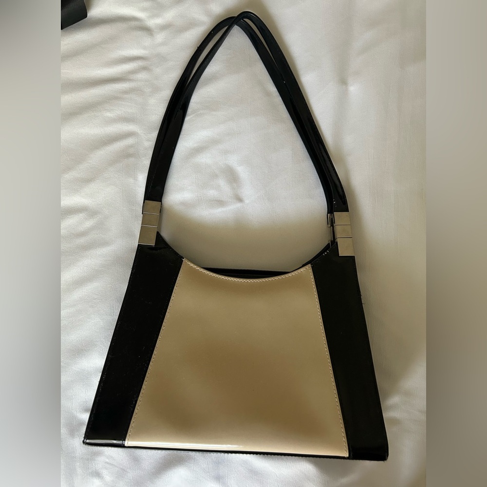 Jessica Black and Beige Shoulder Bag